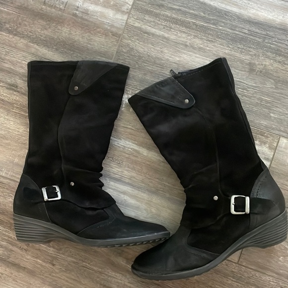 Taos Suede zipped boots with buckle women’s size 9.5 - Picture 1 of 7